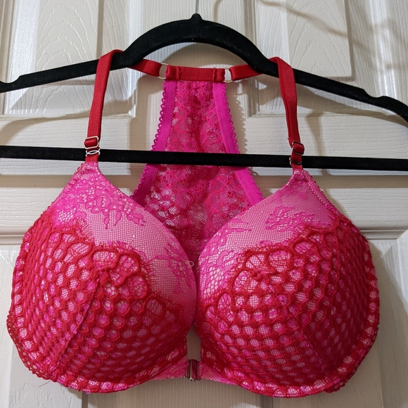NWOT Victoria's Secret Push Up Bra! - Picture 1 of 6